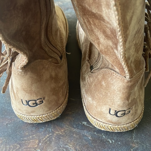 Ugg Australia Mammoth Suede Fringe Boots, EUC - Picture 4 of 10